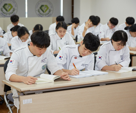 인재 교육 사진